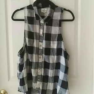 American Eagle sleeveless plaid button down shirt